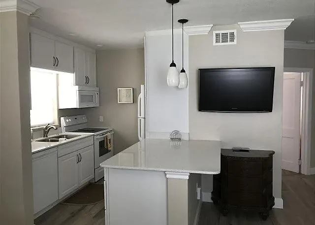 Resort With Heated Pool - Waterfront View, Steps To - Coral C-2 *