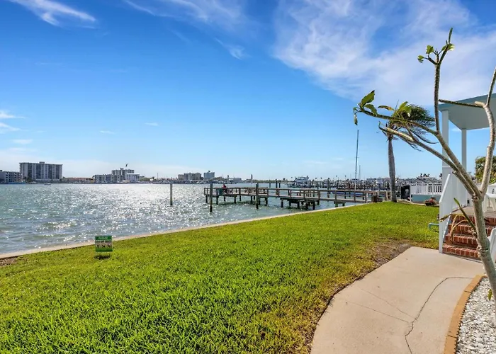 With Heated Pool - Waterfront View, Steps To - Coral C-2 Resort *