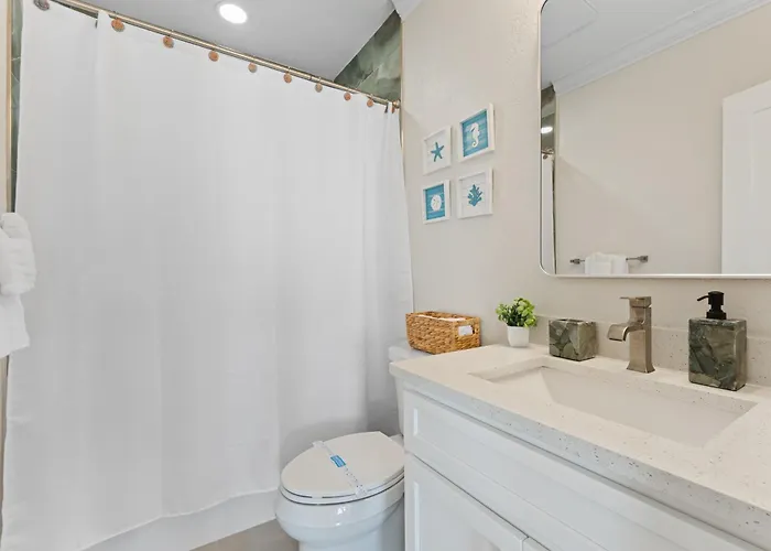 Resort With Heated Pool - Waterfront View, Steps To - Coral C-2 Clearwater Beach